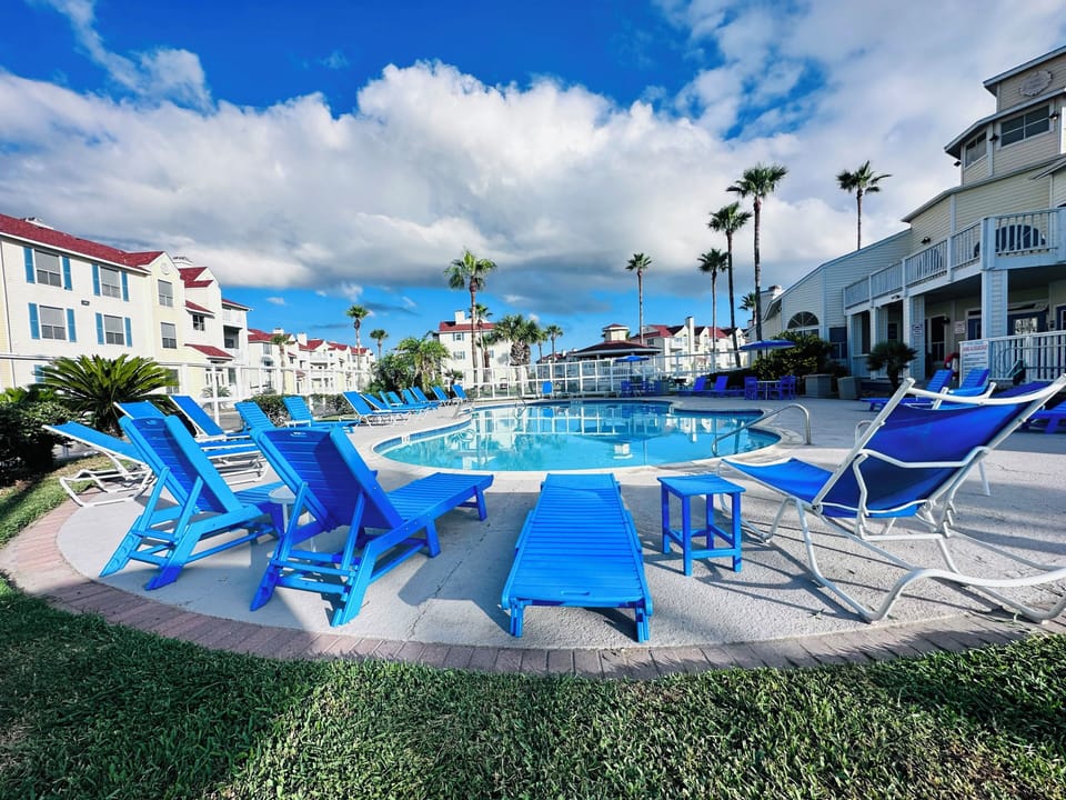 Complex Pool