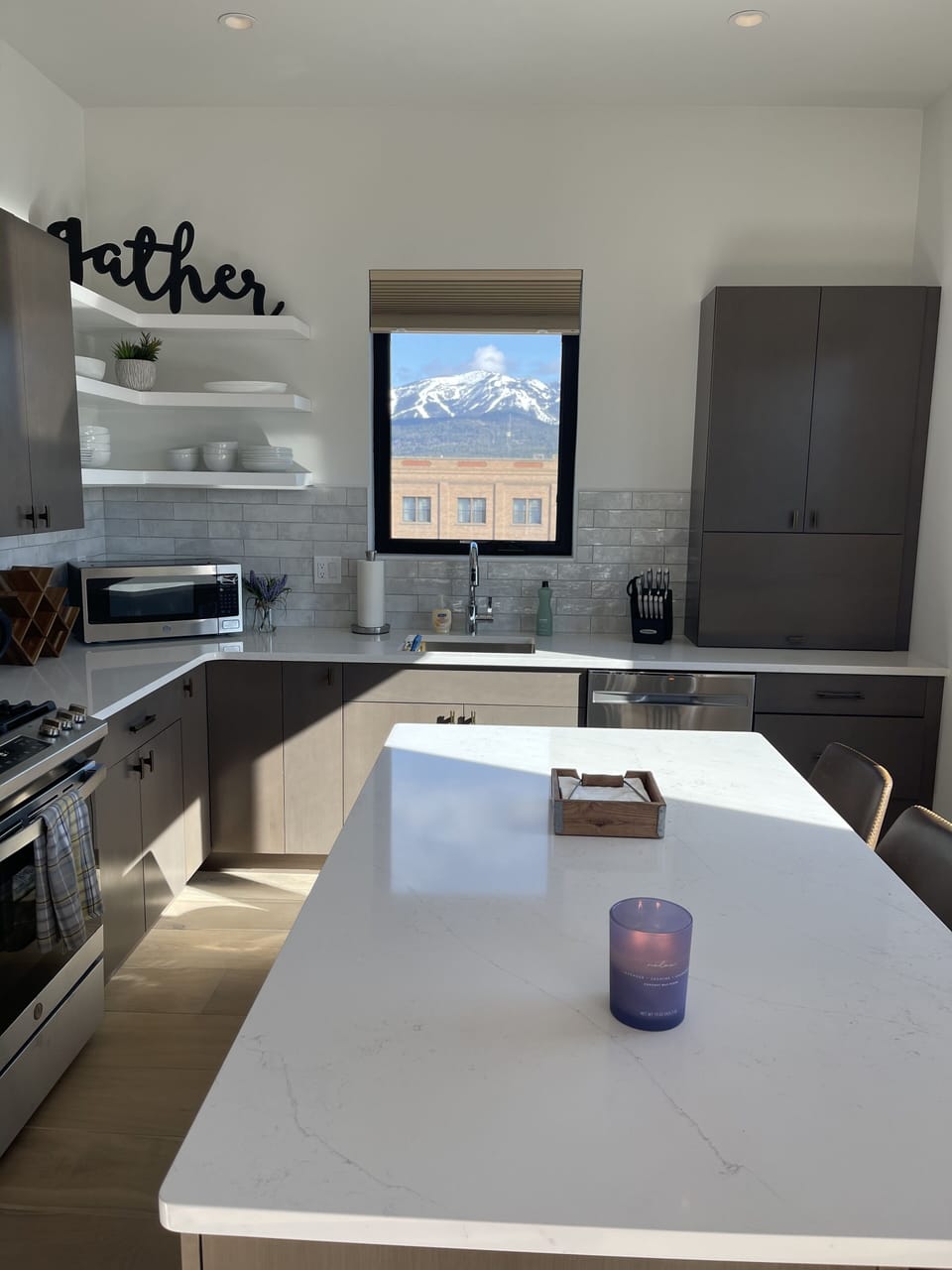 Gourmet kitchen