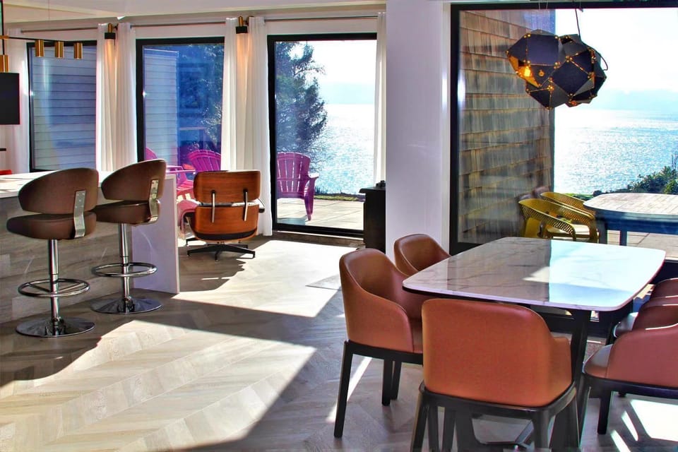 A view of dining area.