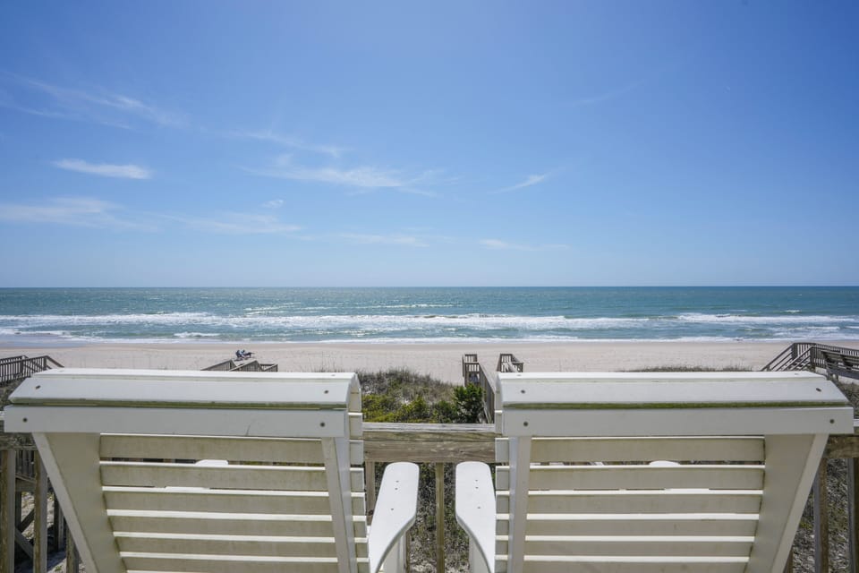 Welcome to Dolphin Tales ! GORGEOUS Oceanfront home !