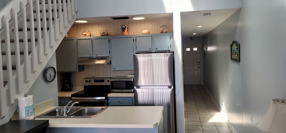 Kitchen/ Hallway 