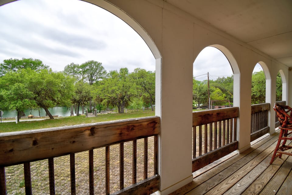 Riverview Lower Level - Covered Balcony