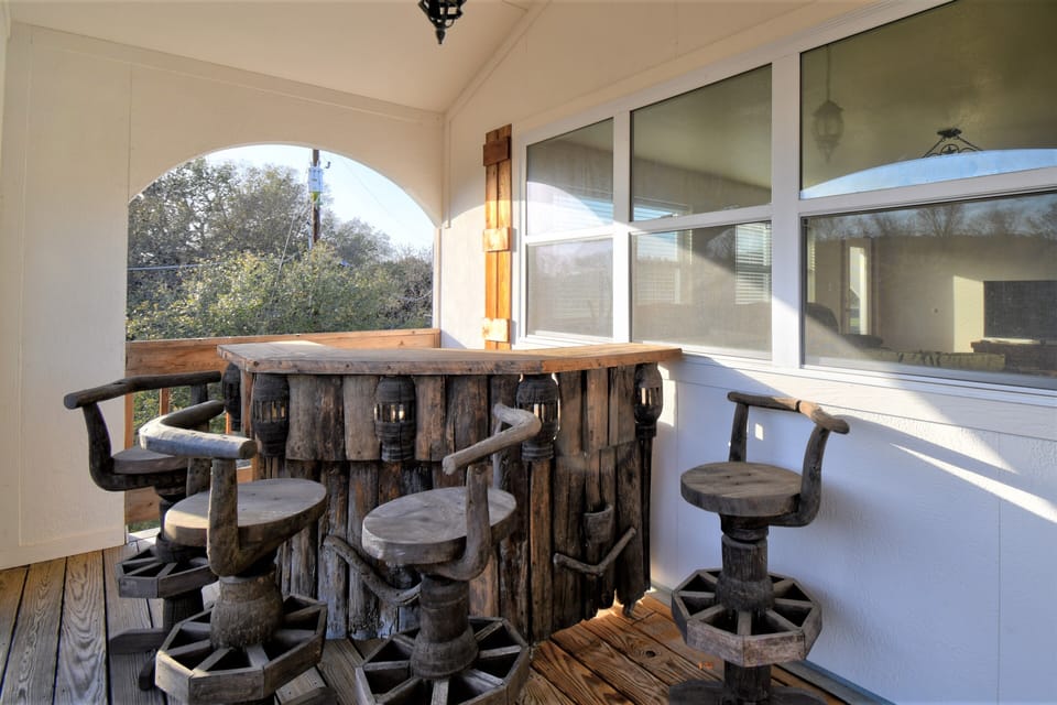 Riverview House - Upper Front Balcony