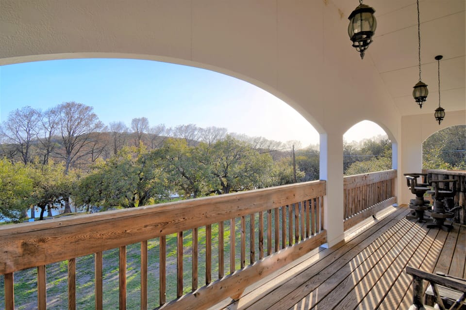 Riverview House - Upper Front Balcony