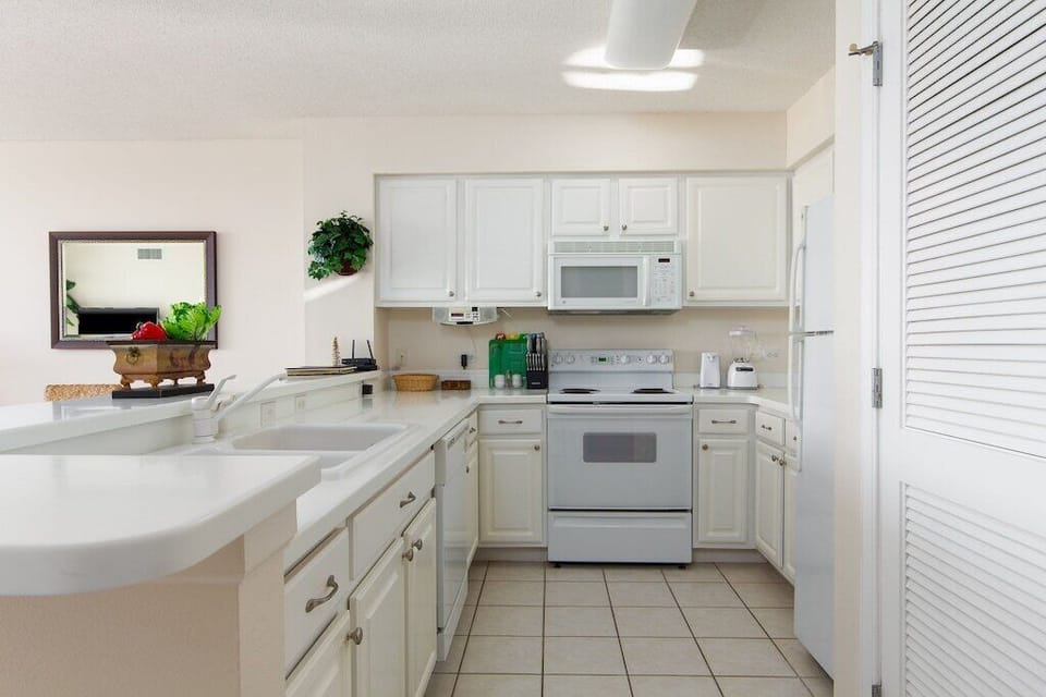 Large Kitchen with all the amenities! 