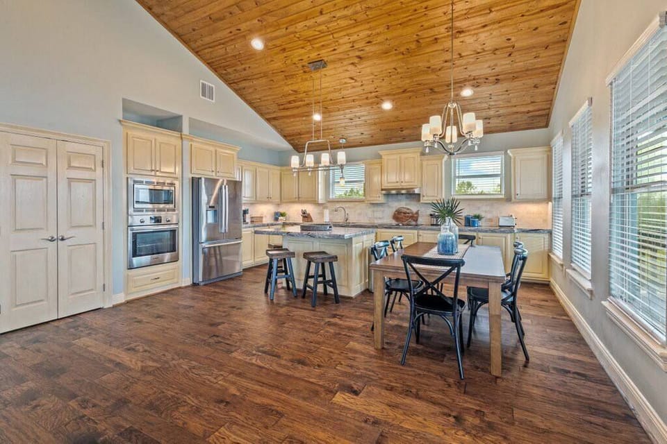 Kitchen/Dining (1)