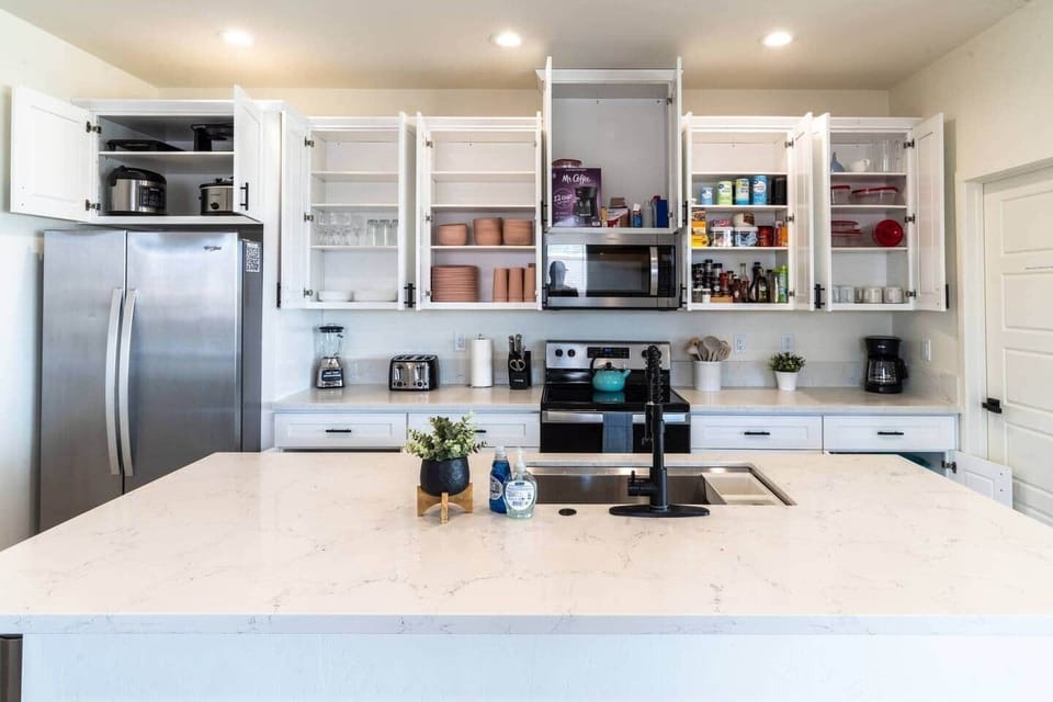 All of the basics and beyond  for your cooking needs.  A large variety of spices, hand soap, dish soap, dishwasher detergent, garbage bags, paper towels, ziplocks, tin foil and  plastic wrap, so you can make wonderful meals and memories. 