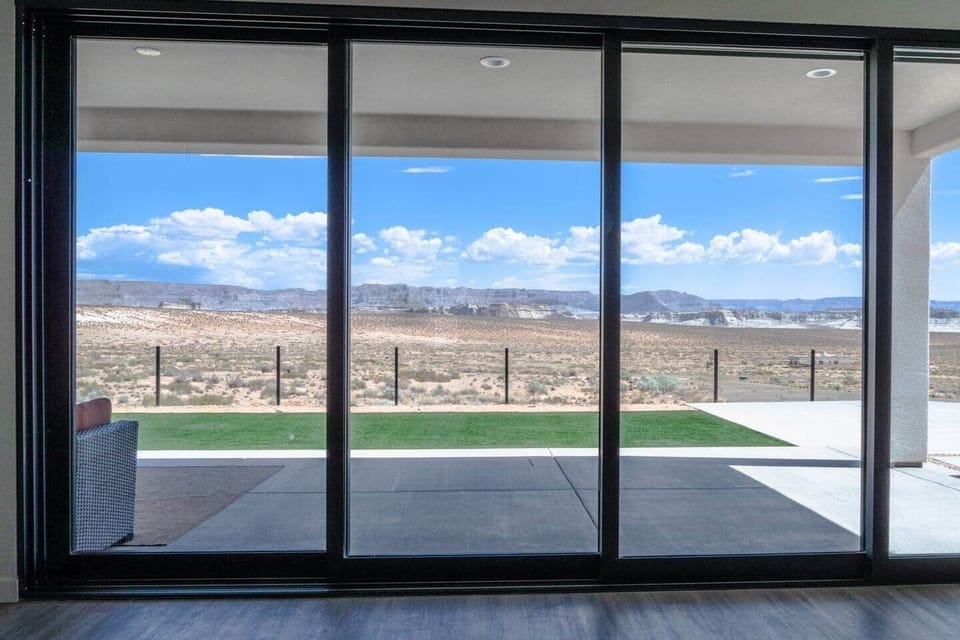 Lake Powell Surf Inn View from Living Room