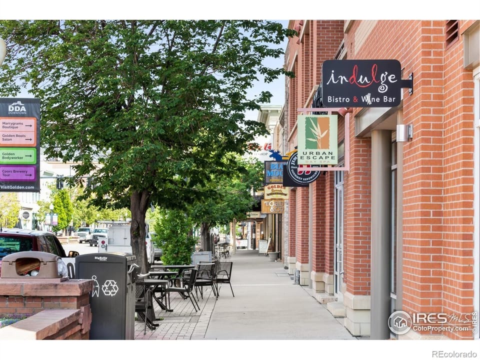 Shopping just 2 blocks away.