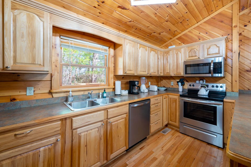 New stainless steel appliances making cooking and clean-up a breeze!