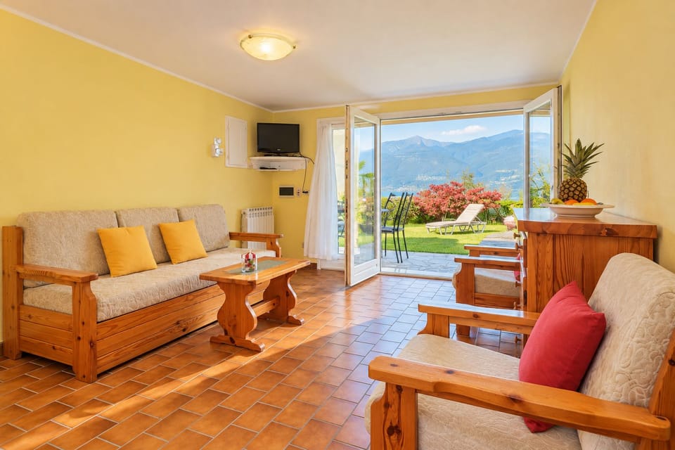Casa Bellavista No. A by Lago Reisen Apartment in Colico