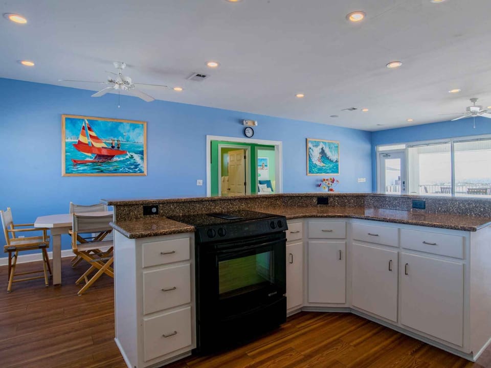 Sailfish Kitchen with Granite Countertops