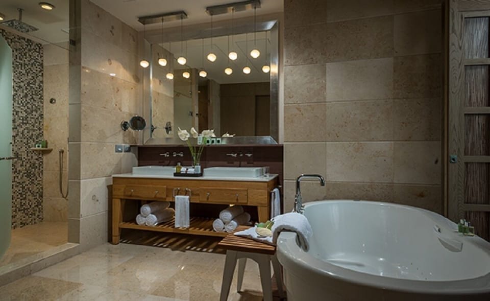Grand Luxxe 2 Bedroom Spa Suite