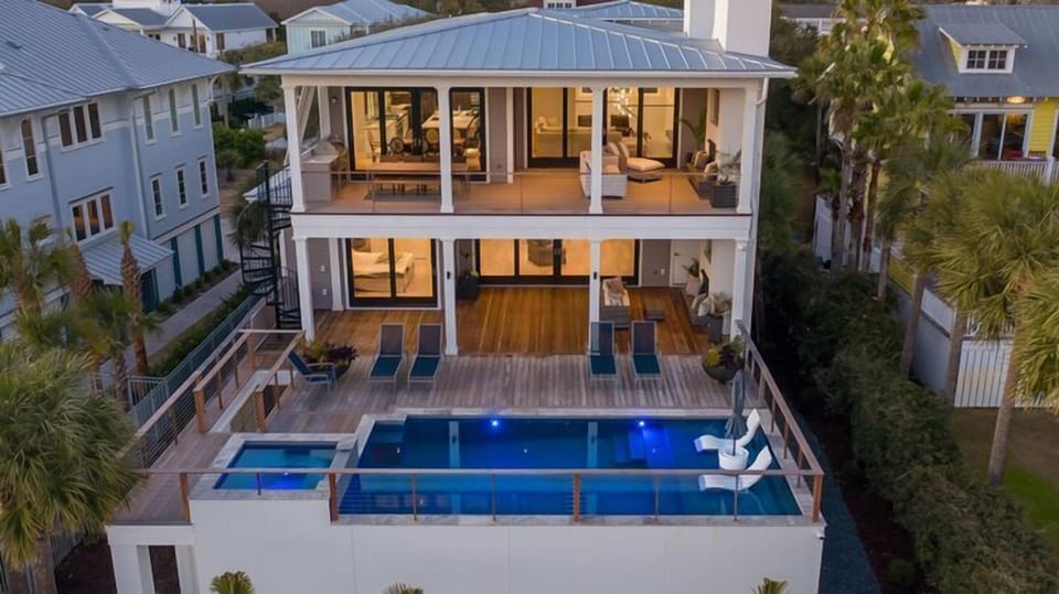 Charleston's Genesis - 124 Charleston Blvd.