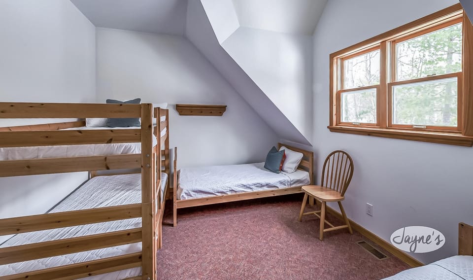 Upper Level - Bedroom 5