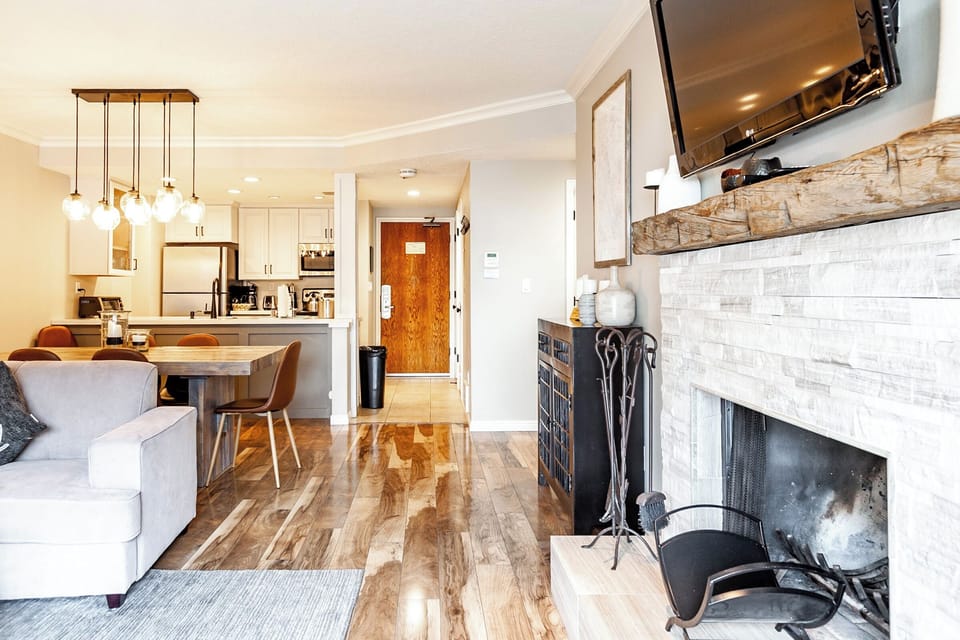 Living / Dining / Kitchen / Entry