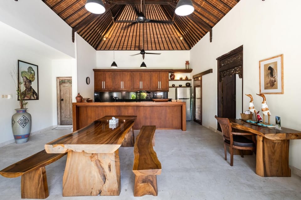 Villa Nesanur - Beachside Sanur (1652)