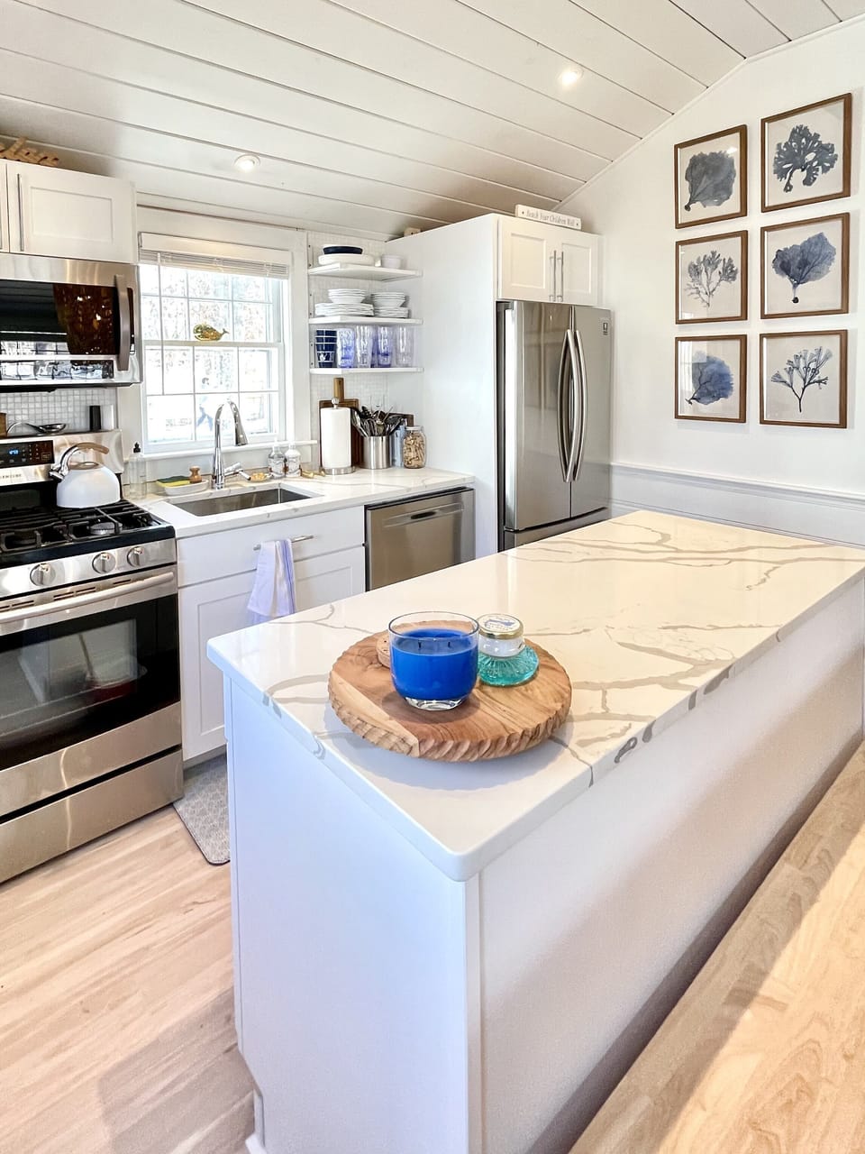 Full size stainless steel appliances!