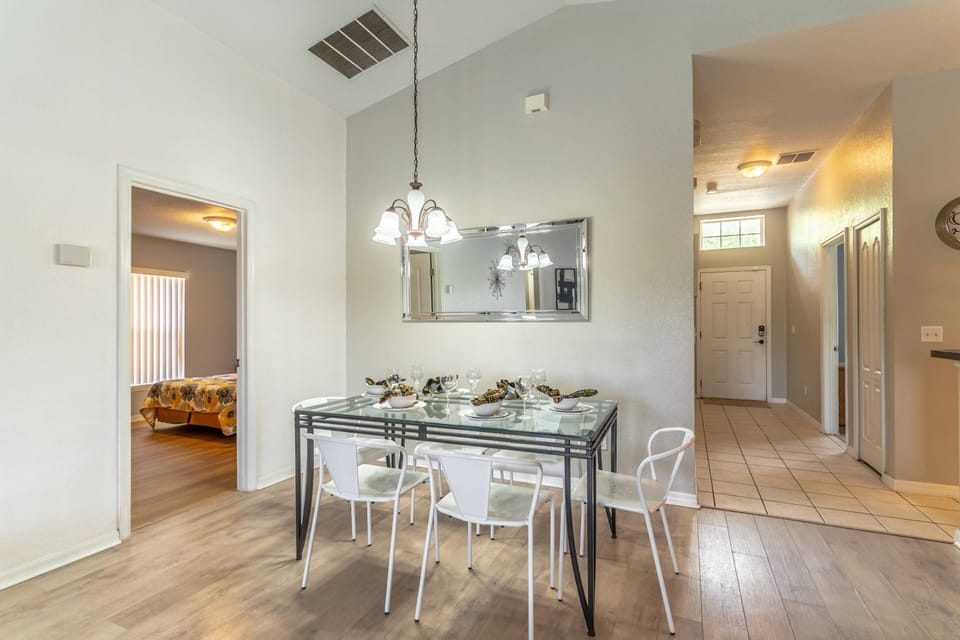 Dining Area Seating For Six (6) Guests