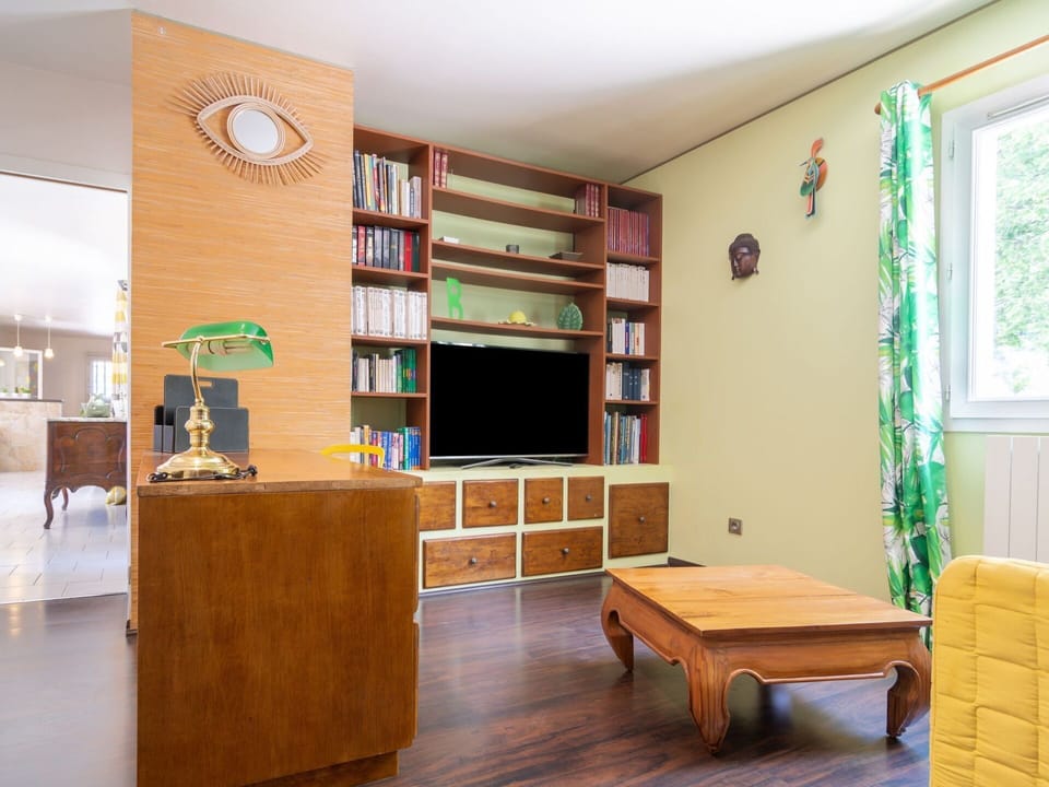 Building, Furniture, Property, Window, Bookcase, Cabinetry, Shelf, Wood, Table, Shelving