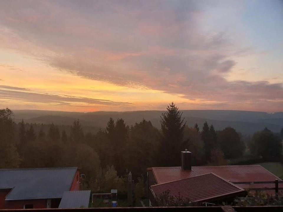 Region [summer] (>5 km)