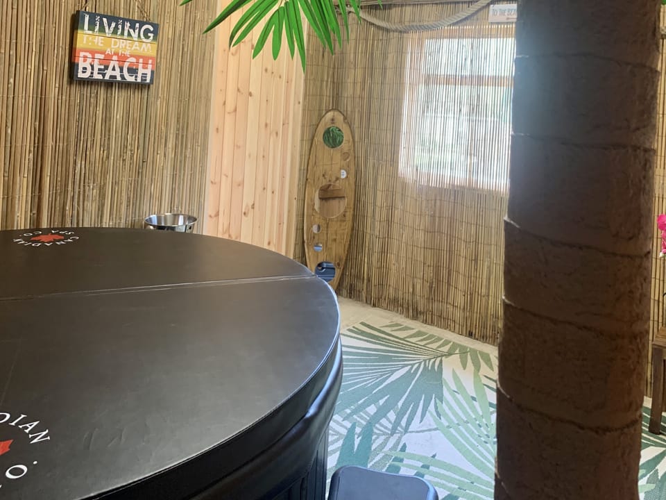 Hot tub hut
