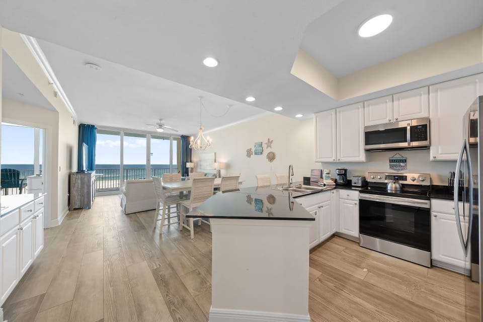 11 San Carlos 308 Kitchen