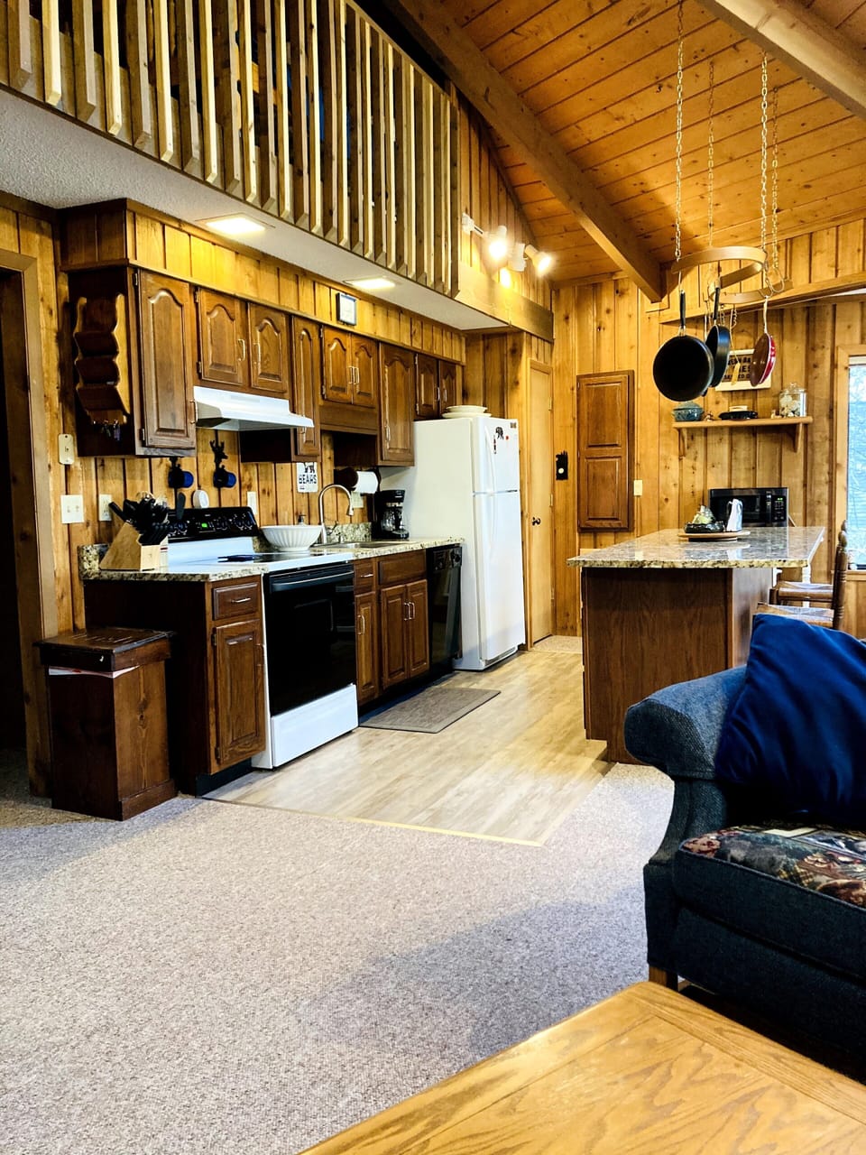 Complete kitchen with island