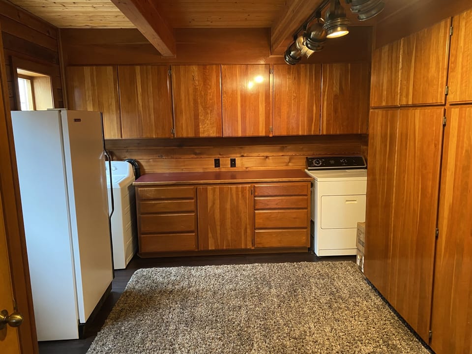 Washer/dryer and full size freezer