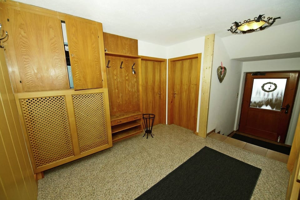 Entrance / Reception