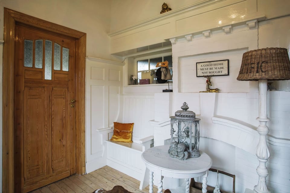 Entrance / Reception