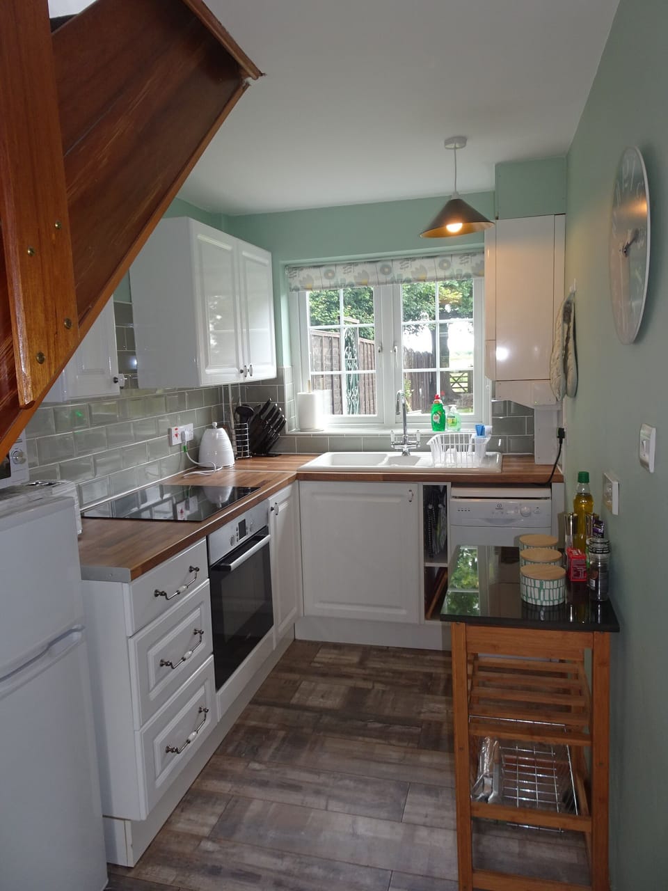 Well equipped kitchen including dishwasher, oven and hob microwave