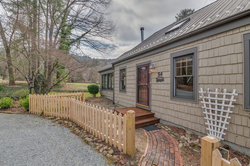 Private Entrance at Front of House