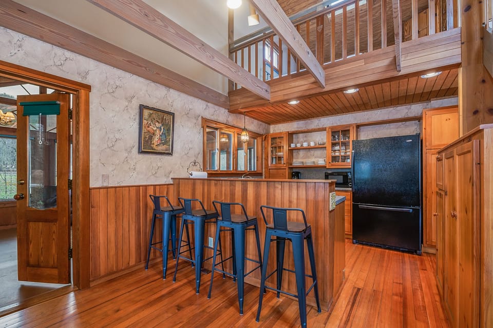 Breakfast area: eat-up counter will be added soon (not currently present )