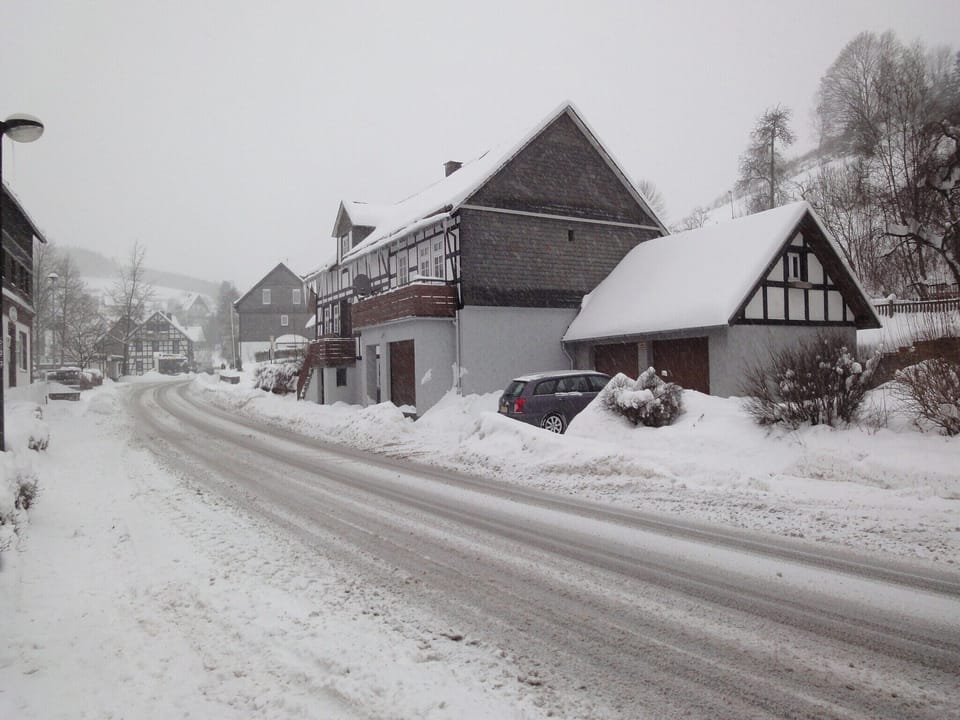 Immediate Surroundings [winter] (<1 km)