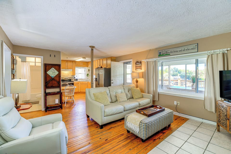 Living Room | 2nd Floor | Free WiFi