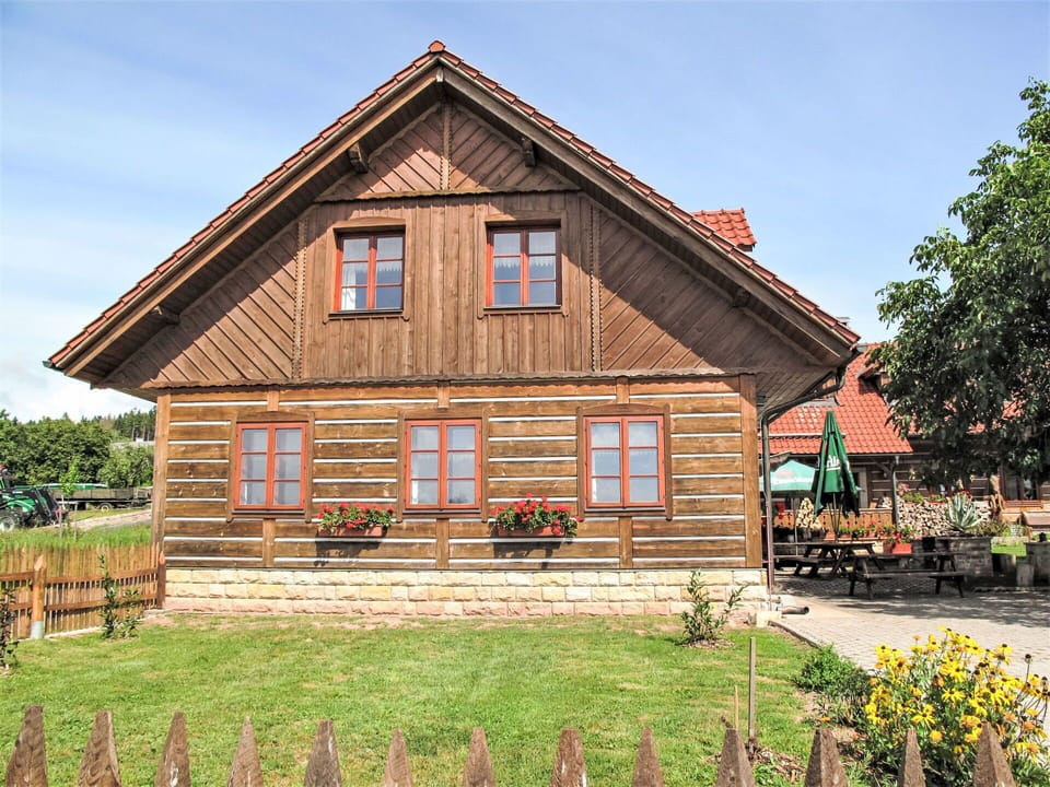 Building, Roof, House, Cottage, Home, Siding, Rural Area, Farmhouse, Yard, Landscaping