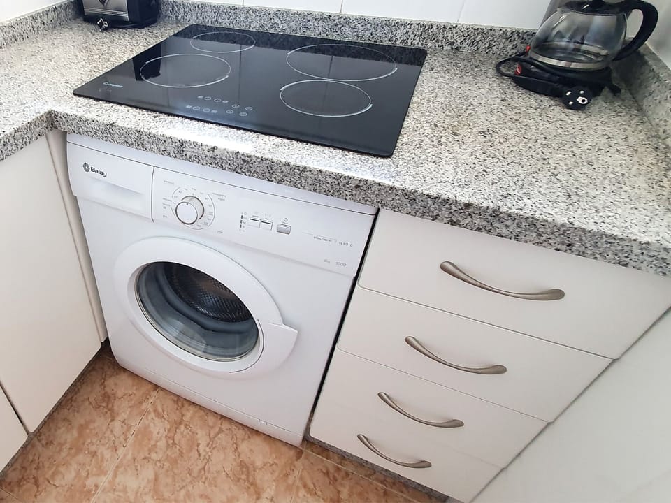 Equipped Kitchen/Cocina equipada