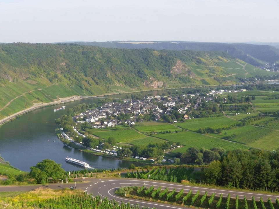 Surroundings [summer] (1-5 km)