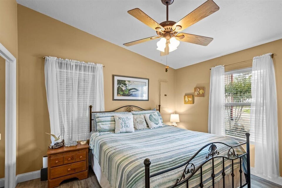 Guest bedroom (King) 