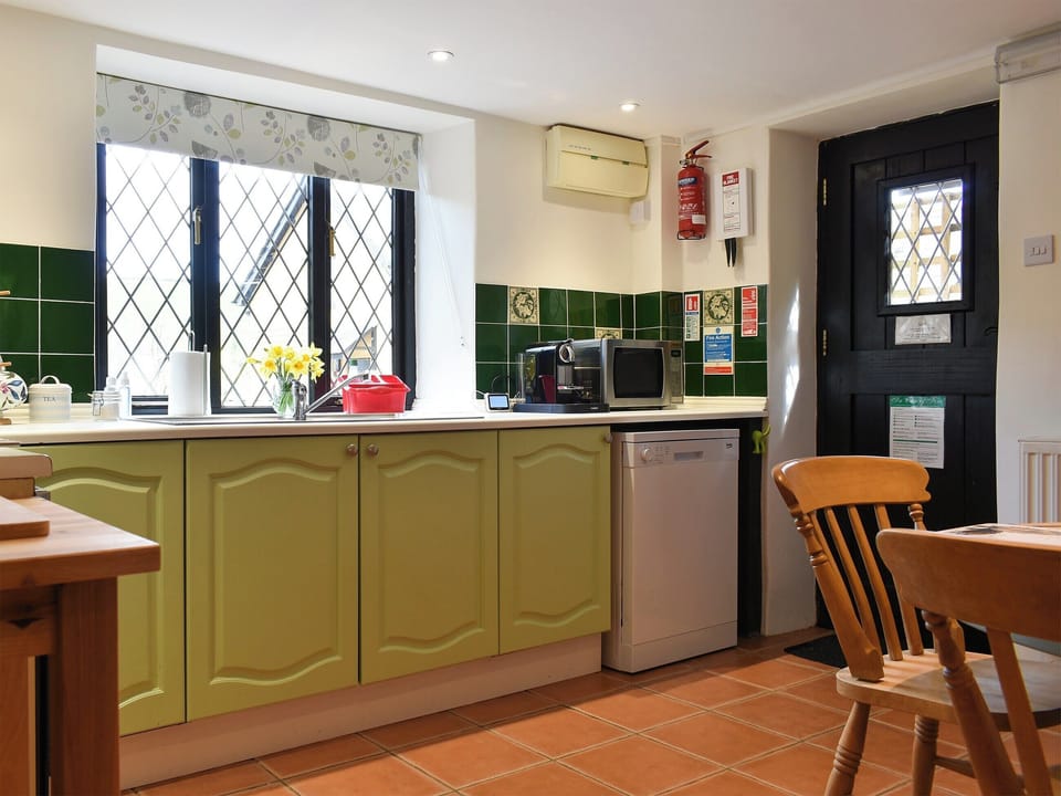 Kitchen/diner | Barn Court Cottage, Washfield, near Tiverton