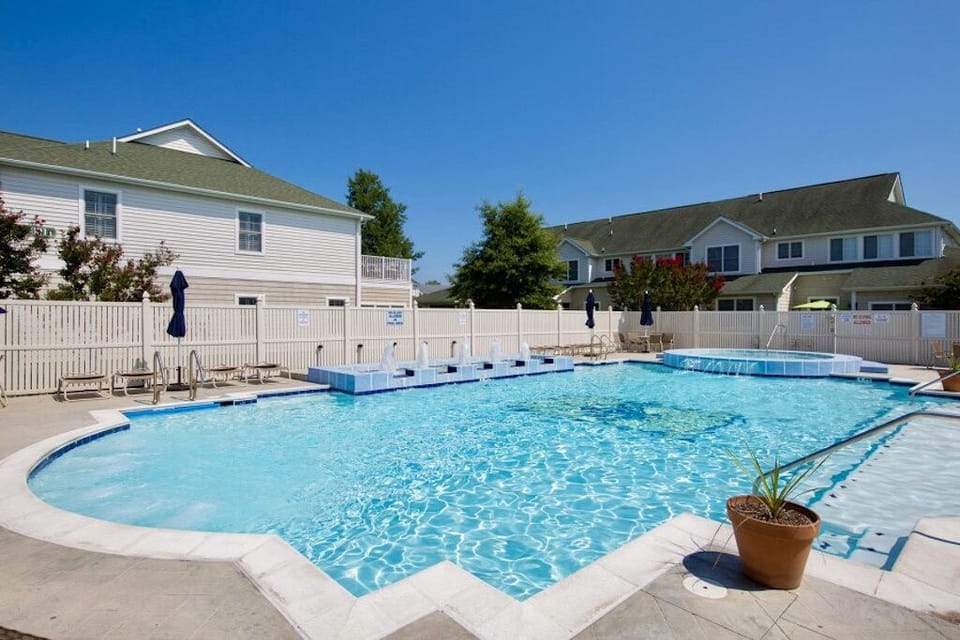 Tides Pool