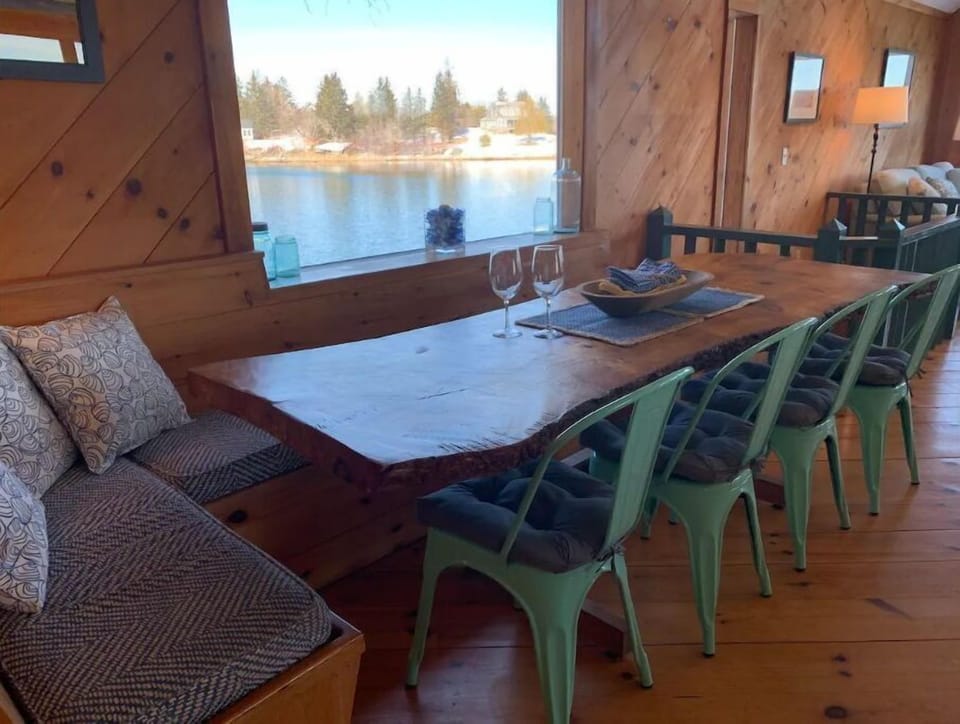 Dining table which comfortably seats 10 people