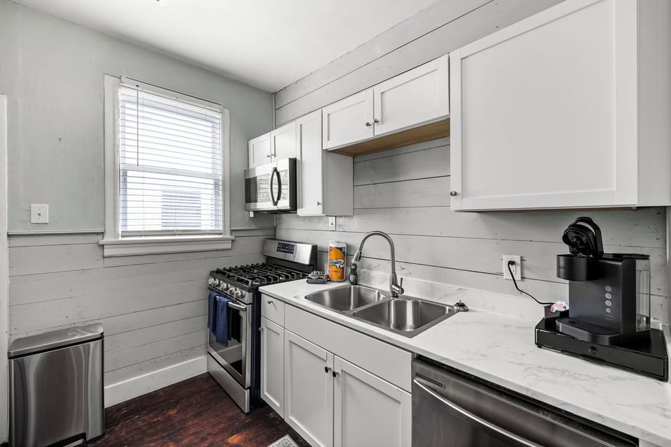 Ample counter space and a clean, functional layout make meal prep easy at Starboard at M — whether it is breakfast before the beach or a full dinner spread.