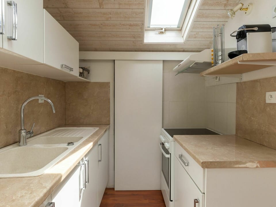 Cabinetry, Property, Kitchen Sink, Sink, White, Window, Tap, Building, Wood, Lighting