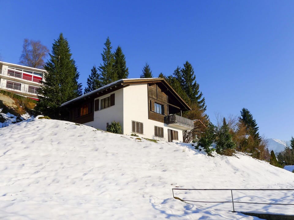 Sky, Plant, Window, Snow, Tree, Building, Slope, Larch, Freezing, House