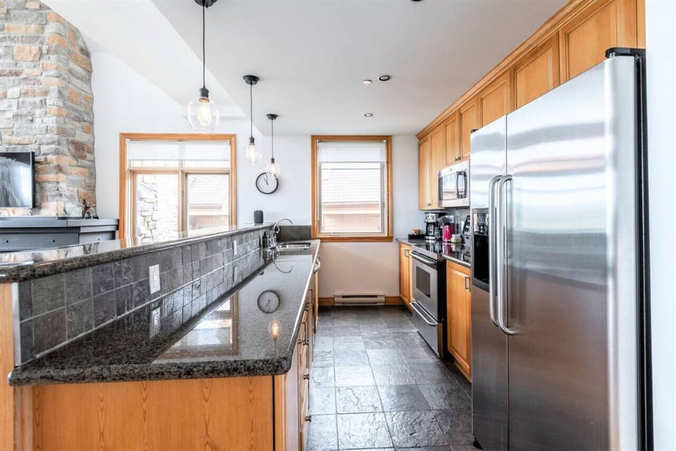 Altitude 168-9/Gorgeous upper floor Getaway