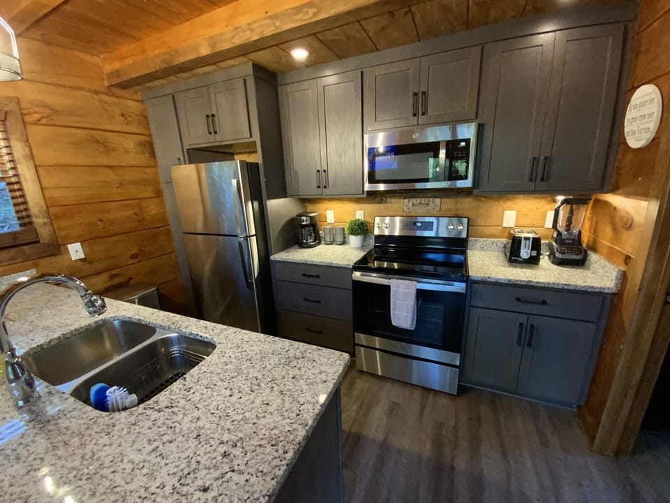 Fully Equipped Kitchen with Granite Tops
"Cabins on Little River"