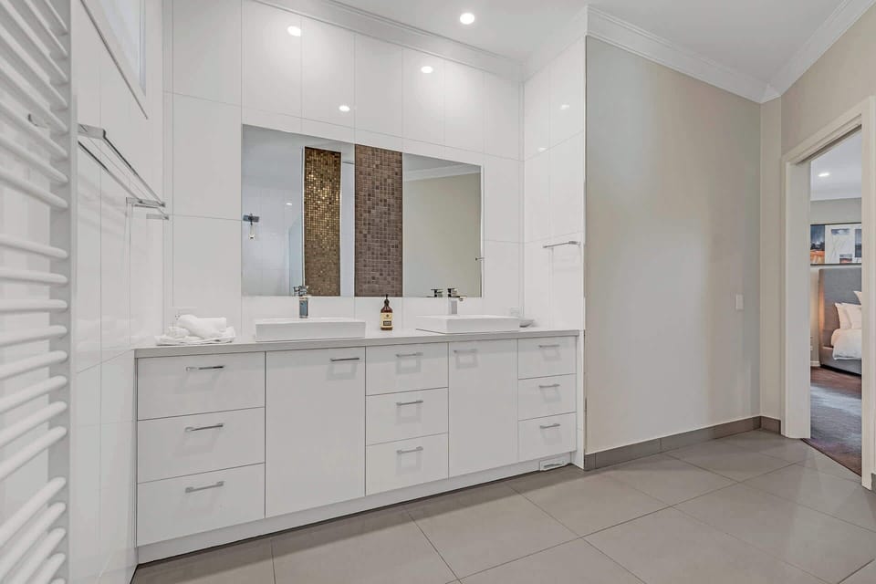 Master ensuite