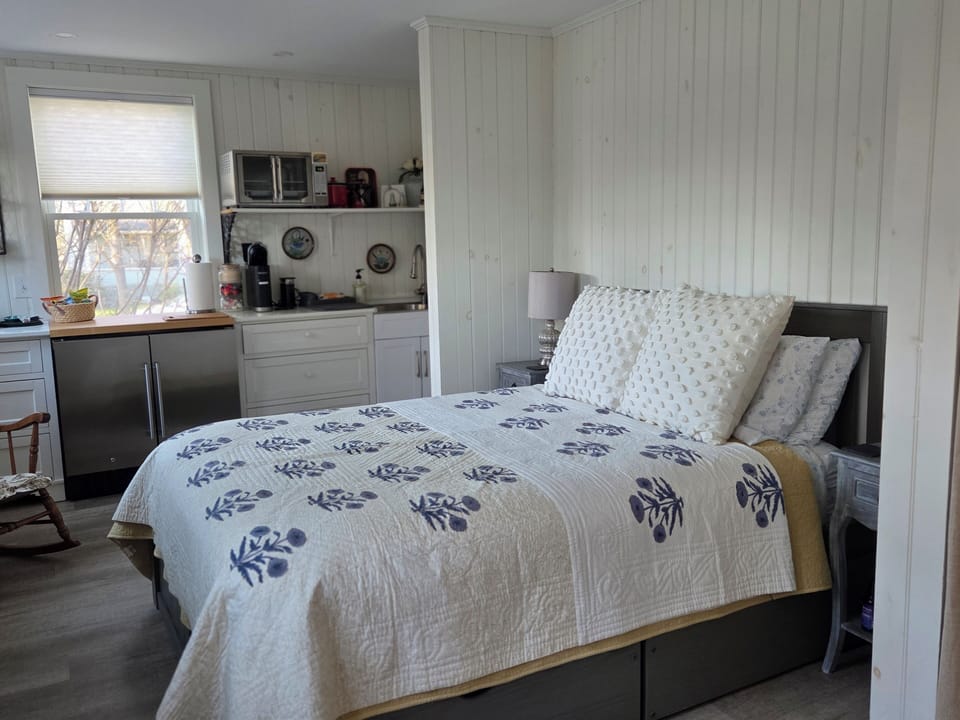 Welcome to our Cozy So. End Suite!